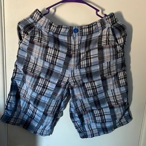 NWOT Faded Glory cargo shorts with adjustable bands . Size 16 boys.